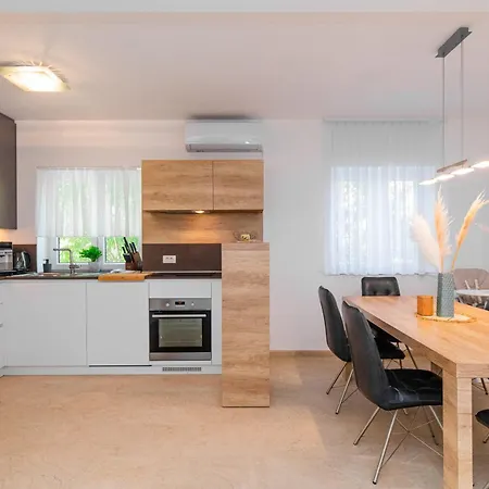 Vila Adeline Sveti Ivan Dobrinjski