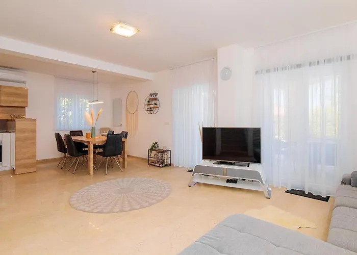 Adeline * Sveti Ivan Dobrinjski