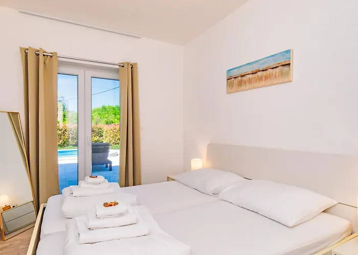 Adeline Sveti Ivan Dobrinjski