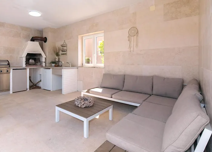 Villa Adeline Sveti Ivan Dobrinjski