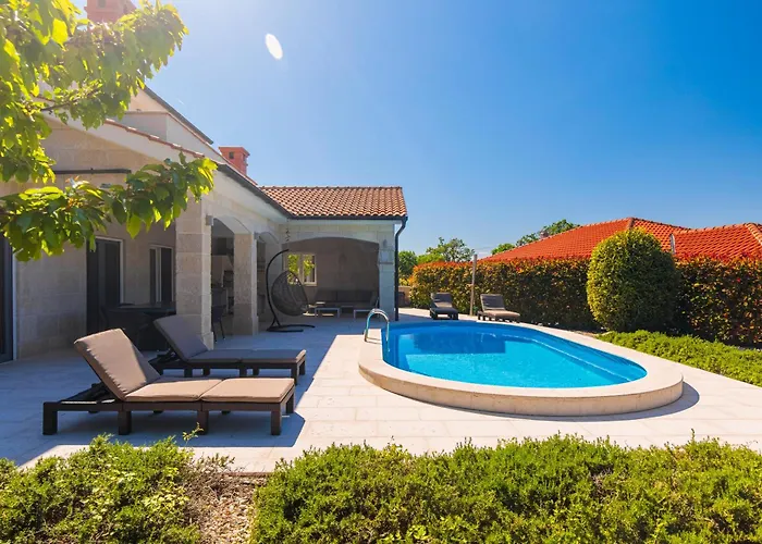 Adeline * Sveti Ivan Dobrinjski